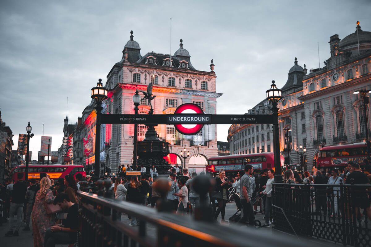Så köper du teaterbiljetter i London utan att ruinera dig